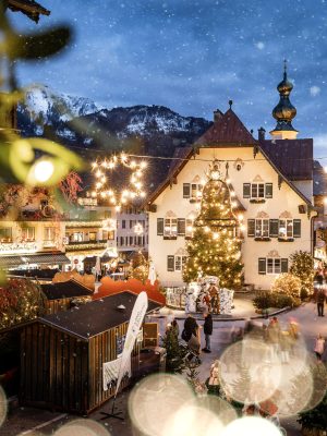Foto Wolfgangsee Tourismus / Mirja Geh: Adventní trh na náměstí Mozartplatz v St. Gilgenu.