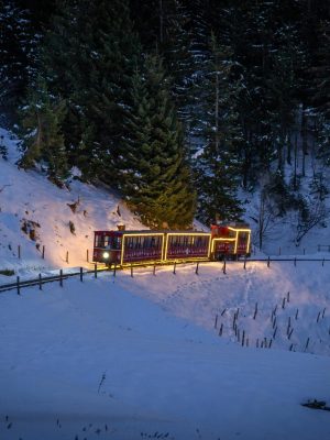 Foto Salzburg AG Tourismus: Vánoční lokomotiva SchafbergBahn